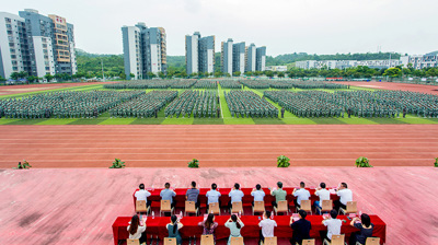 热血军训 迷彩青春|我校隆重举行2021级军训阅兵仪式暨总结表彰大会